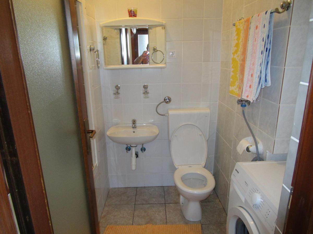 Beachfront House Nada - Happy Rentals Karlobag Εξωτερικό φωτογραφία