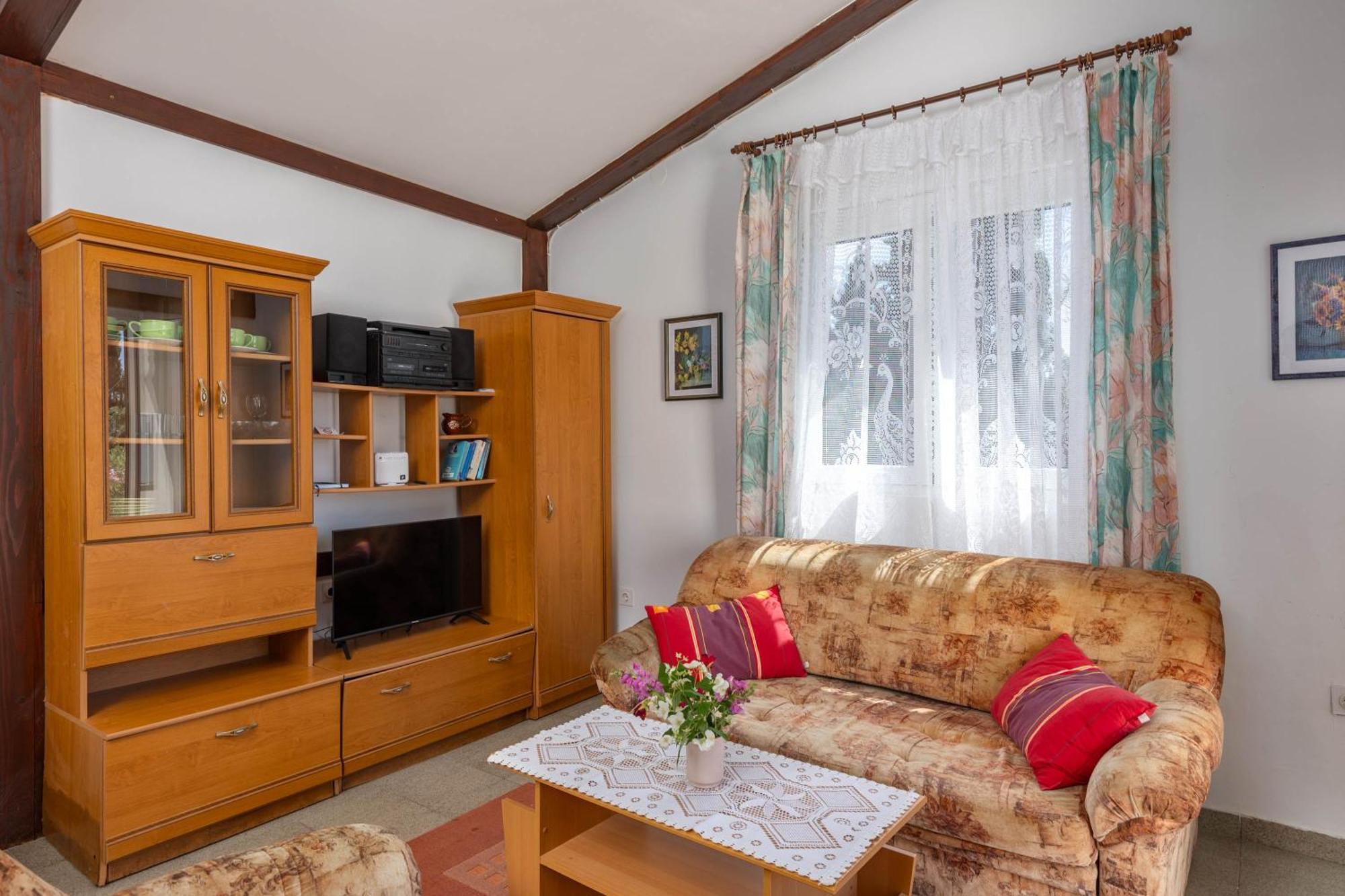 Beachfront House Nada - Happy Rentals Karlobag Εξωτερικό φωτογραφία